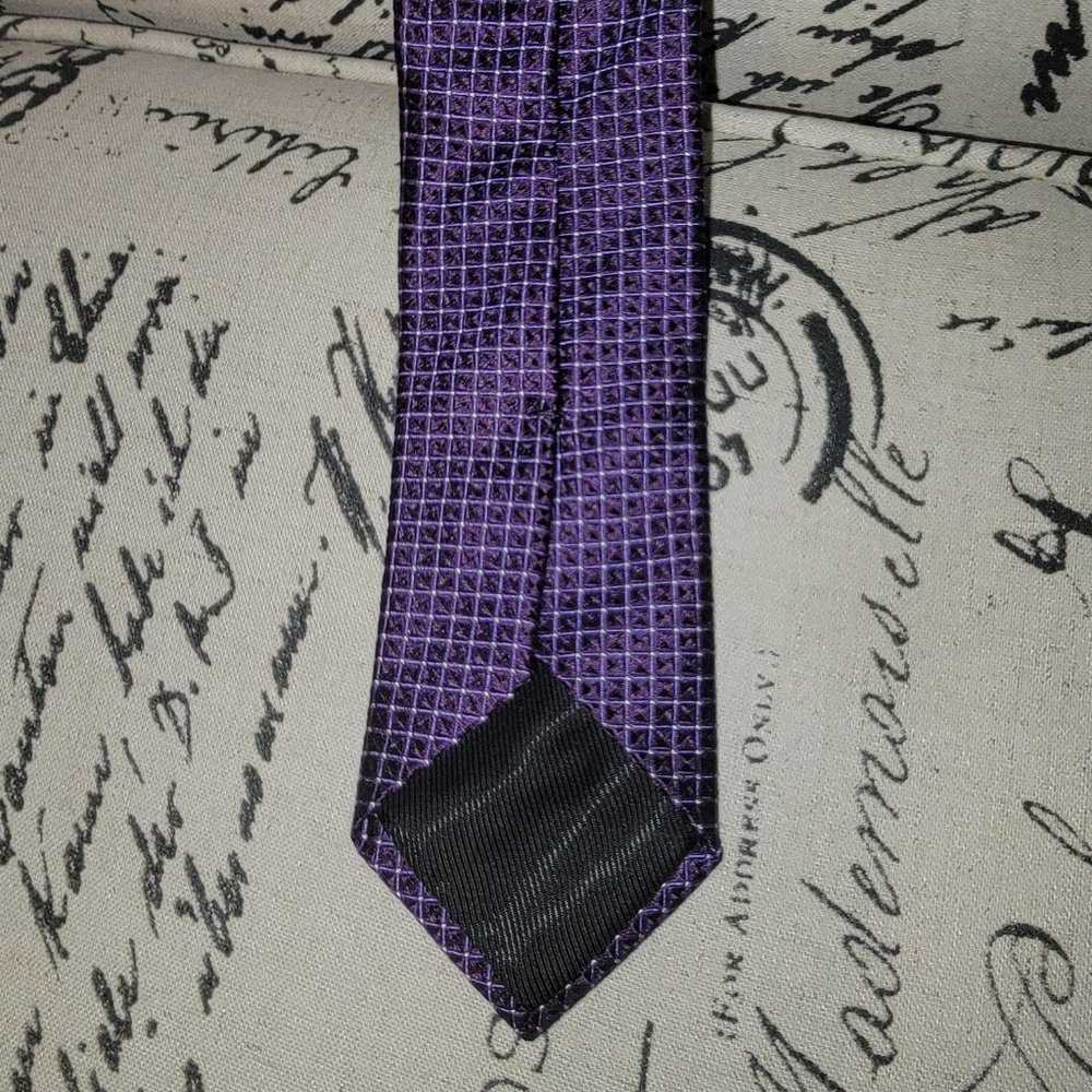 Harry Rosen Tie - Picture 2 of 2